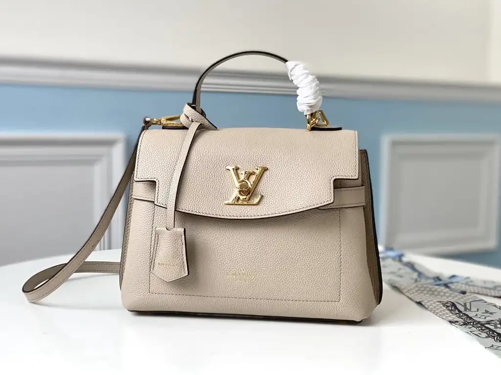 EVER LOUIS VUITTON LOCKME MM BB 0523